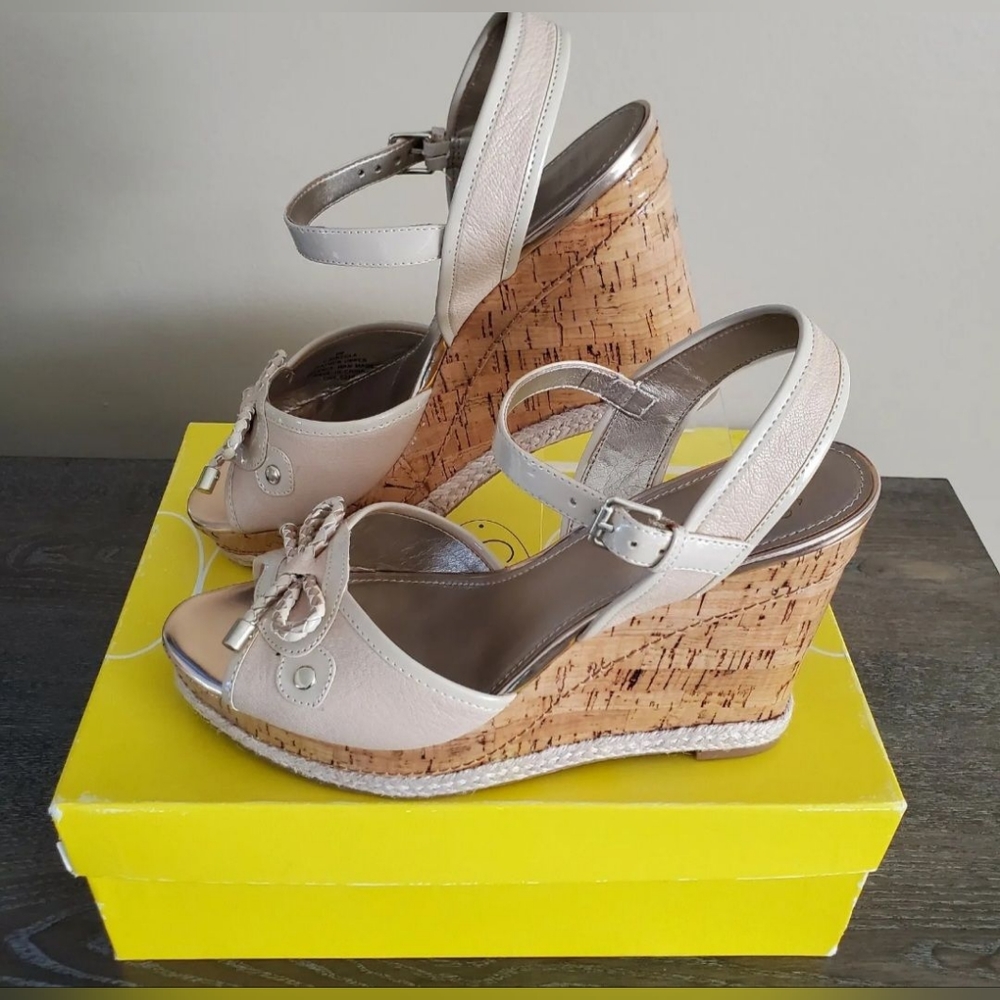 Beige Wedge Sandals with rose gold accent, 9M